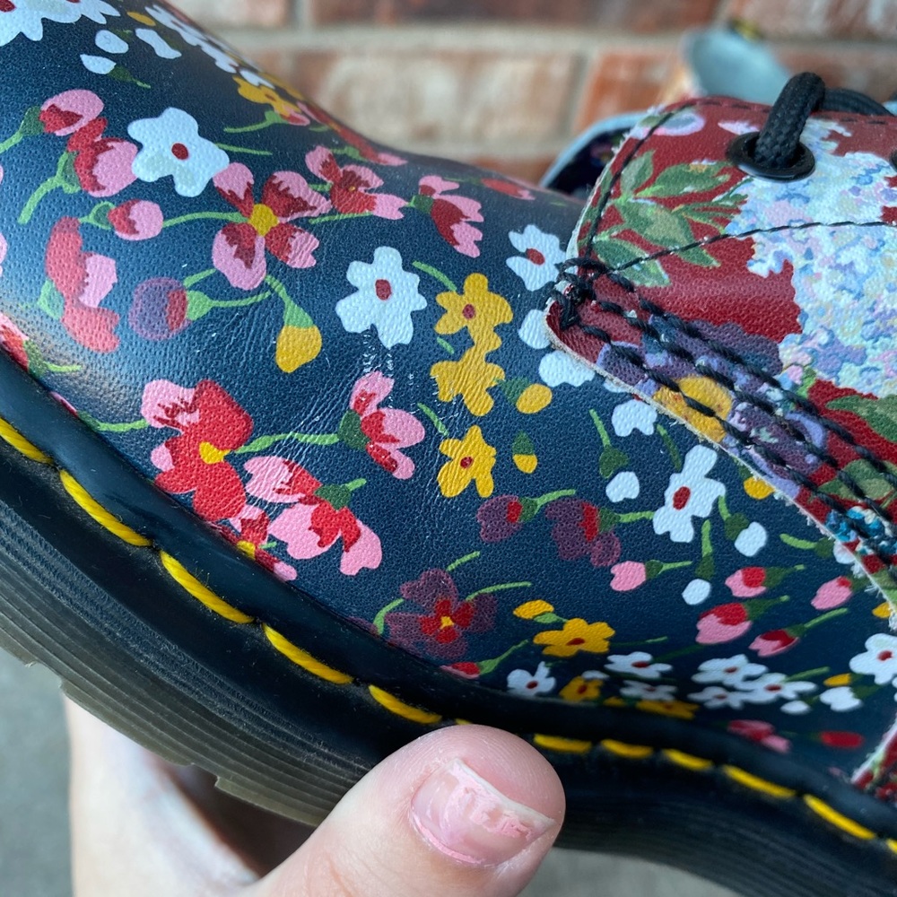 Dr. Martens 1460 Pascal Floral Clash, size: women's 11 discontinued style - Picture 5 of 9